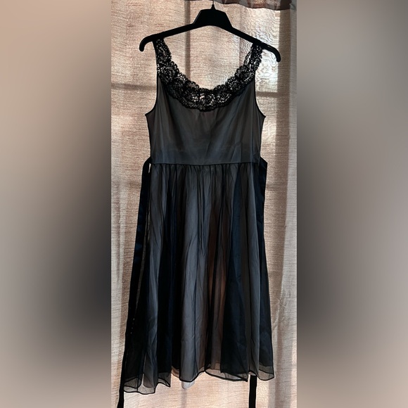 Vintage Vanity Fair black lace dress sz 38 - Picture 2 of 8
